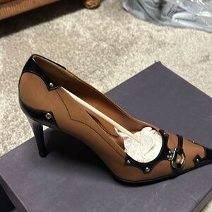 Prada shoe comes with original box and Prada shoe bad only worn two times